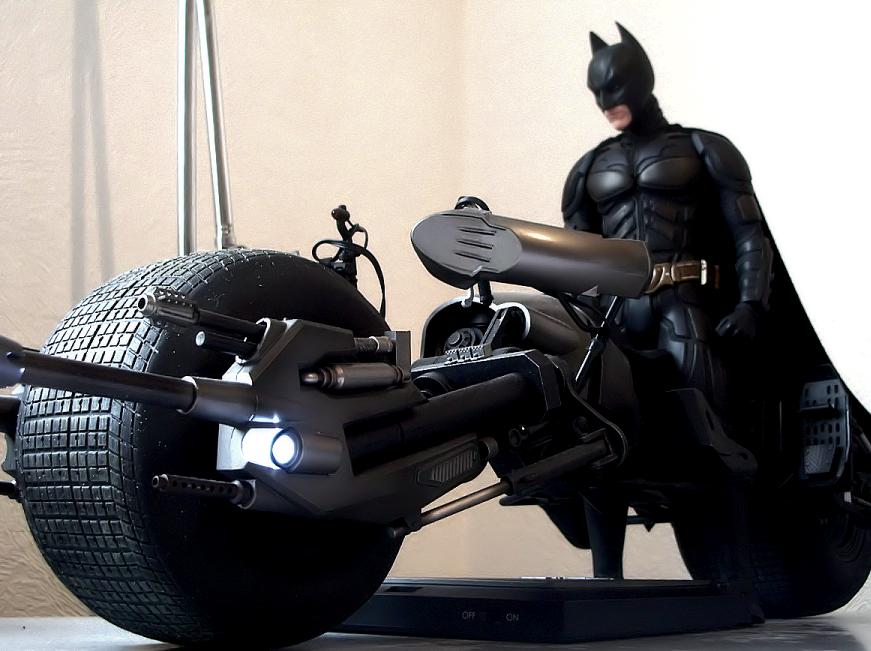 hottoys batpod